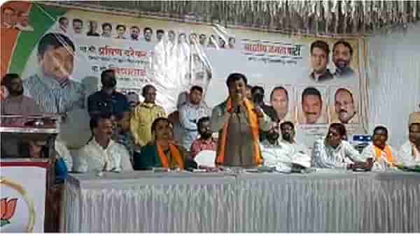 गाडी फुल व्हायच्या आधी या, नंतर लटकत यावे लागेल, पक्षप्रवेशावरुन प्रवीण दरेकरांची मिश्किल टिपणी