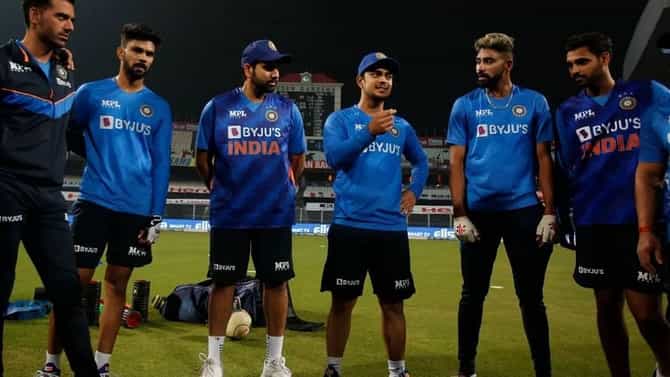 IND vs SL: टी20 सीरीजआधी भारताला मोठा झटका, स्विंगचा सुल्तान संघाबाहेर