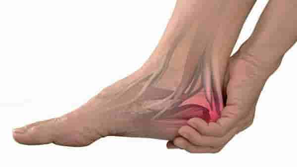 Health Tips: यूरिक अॅसिडची समस्या त्रास देतेय ? वेळीच जाणून घ्या लक्षणं आणि उपचारपद्धती