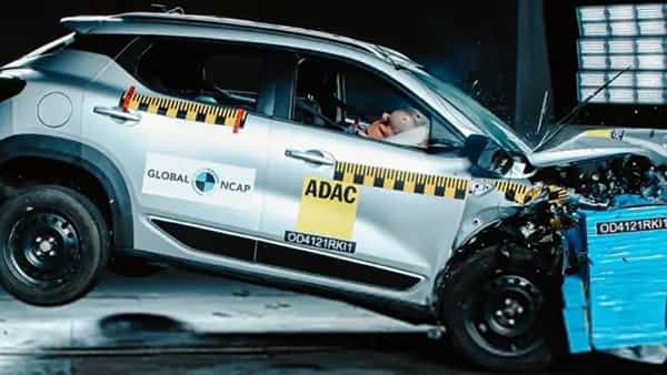 आंतरराष्ट्रीय कार सुरक्षा रेटिंग एजन्सी ग्लोबल NCAP ने भारतीय ऑटोमोबाईल मार्केटमधील सर्वात सुरक्षित कारची यादी अपडेट केली आहे. या एजन्सीने अलीकडेच चार मेड इन इंडिया कारची चाचणी केली आहे. एजन्सी हॅशटॅग #SaferCarsForIndia campaign मोहिमेअंतर्गत आतापर्यंत 50 कारची क्रॅश चाचणी करण्यात आली आहे. महिंद्रा, टाटा, होंडा यांसारखे ब्रँड या सेगमेंटमध्ये आहेत. टाटा जॅझ कार देखील या सेगमेंटमध्ये आहे.