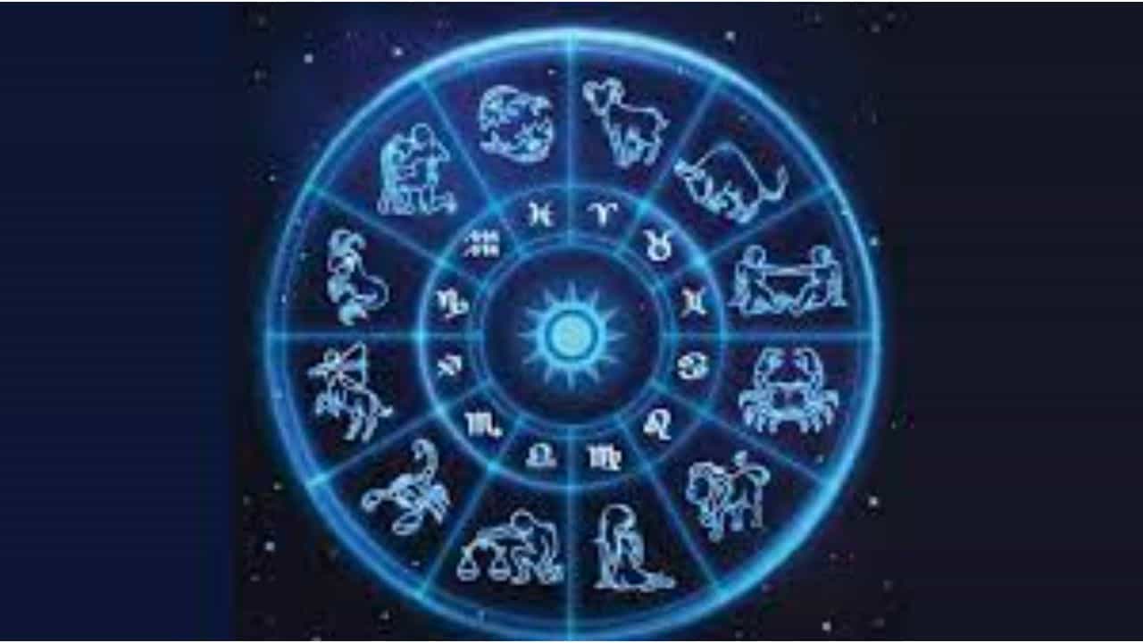मंगळ हा ग्रह ऊर्जा, जमीन, सामर्थ्य, धैर्य, शौर्य, शौर्य यांचा कारक मानला जातो. 26 फेब्रुवारी रोजी मंगळ धनु राशीतून निघून मकर राशीत प्रवेश करेल. मंगळाच्या राशीतील बदलाचा परिणाम सर्व राशींवर होईल. पण 5 राशींनी खूप सावधगिरी बाळगणे आवश्यक आहे. चला तर मग जाणून घेऊयात कोणत्या आहेत त्या राशी .