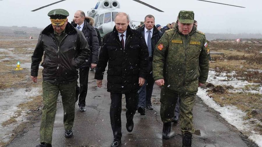 Russia Ukraine Crisis: अमेरिकेने फक्त बोंबाबोब केली, पुतिन यांना रोखणं अशक्य, वाचा डिफेन्स एक्सपर्ट मारुफ रझा यांचं परखड विश्लेषण