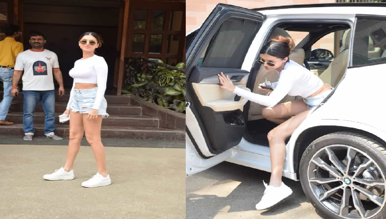 अभिनेत्री तारा सुतारिया नेहमी चर्चेत असते. तिचे फोटो नेटकऱ्यांमध्ये चर्चेत असतात.