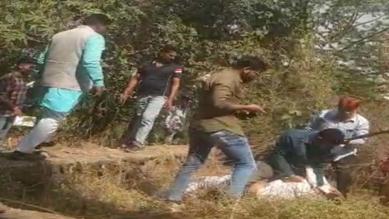 Kalyan Crime : टिटवाळ्यात जागेच्या वादातून प्राणघातक हल्ला, मारहाणीचा व्हिडिओ सोशल मीडियावर व्हायरल