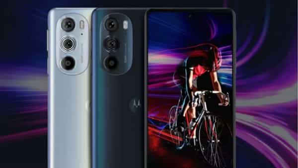 Motorola ने एज सीरीज लॉन्च Moto Edge 30 Pro आपल्या Edge मालिकेत जोडले आहे. कंपनीने आपला फ्लॅगशिप Moto Edge 30 Pro जागतिक स्तरावर लॉन्च केला आहे. नवीन Edge 30 Pro Snapdragon 8 Gen 1 चिपसेट, मागे दोन 50MP कॅमेरे आणि 60MP सेल्फी शूटरसह येतो.
