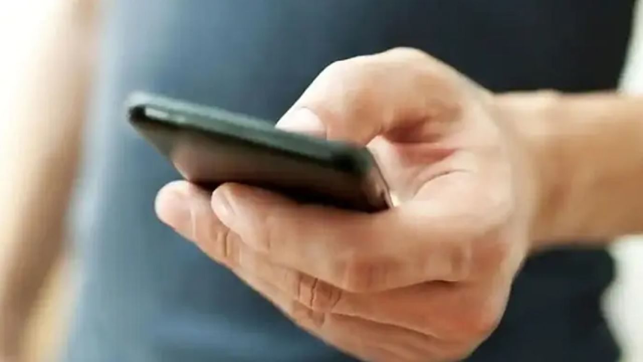 एका पोस्टमध्ये, Google ने या आठवड्यात क्रोममधील लाइट मोड V100 अपडेटसह बंद केला जाईल, जो 29 मार्च रोजी होणार आहे, असं म्हटंले आहे.