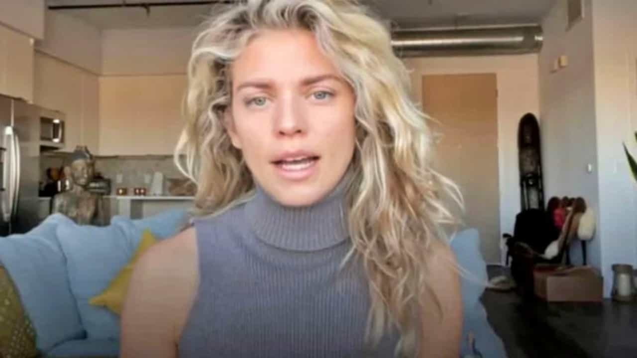 Viral : ...तर जग खूप वेगळं असतं, असं काय म्हणून गेली आणि Troll झाली ही American actress?