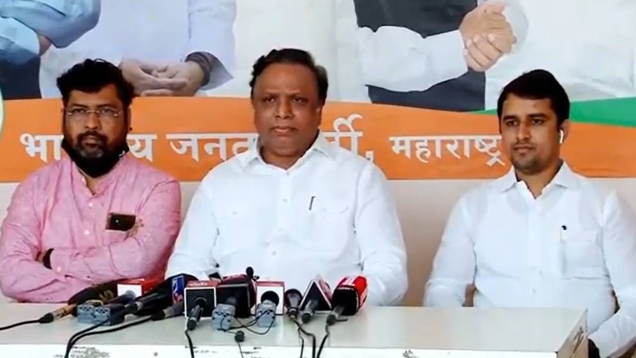 कंत्राटदार आणि टक्केवारीवाल्यांची लढाई हाच शिवसेनेचा कार्यक्रम; आशिष शेलारांचा हल्लाबोल कंत्राटदार आणि टक्केवारीवाल्यांची लढाई हाच शिवसेनेचा कार्यक्रम; आशिष शेलारांचा हल्लाबोल