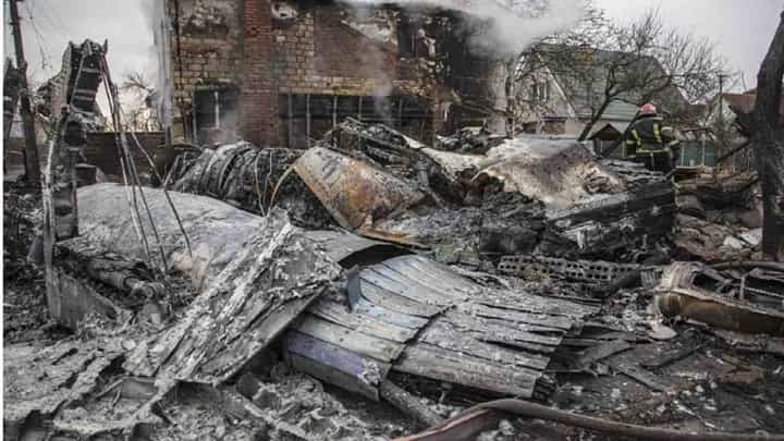 रशियाच्या हल्ल्यात आतापर्यंत युक्रेनच्या 352 जणांचा मृत्यू रशियाच्या हल्ल्यात आतापर्यंत युक्रेनच्या 352 जणांचा मृत्यू