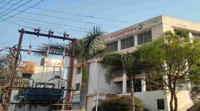 बीड: राष्ट्रवादी भवनचे वीज बिल थकले, महावितरणने कनेक्शन कापले; एक महिन्यापासून राष्ट्रवादी भवनात अंधार..!