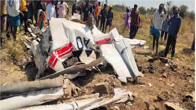 Helicopter Crash Photo | तेलंगणात हेलिकॉप्टर कोसळलं, नलगोंडा जिल्ह्यात भीषण दुर्घटना, दोन पायलट्सचा मृत्यू!