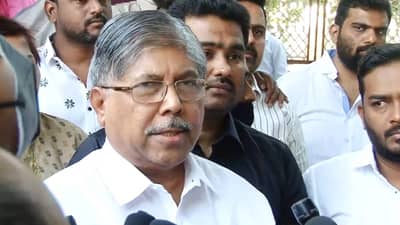 शिवसेनेच्या मंत्र्याचा राजीनामा होतो, राष्ट्रवादीच्या का नाही?; चंद्रकांत पाटलांचा सवाल