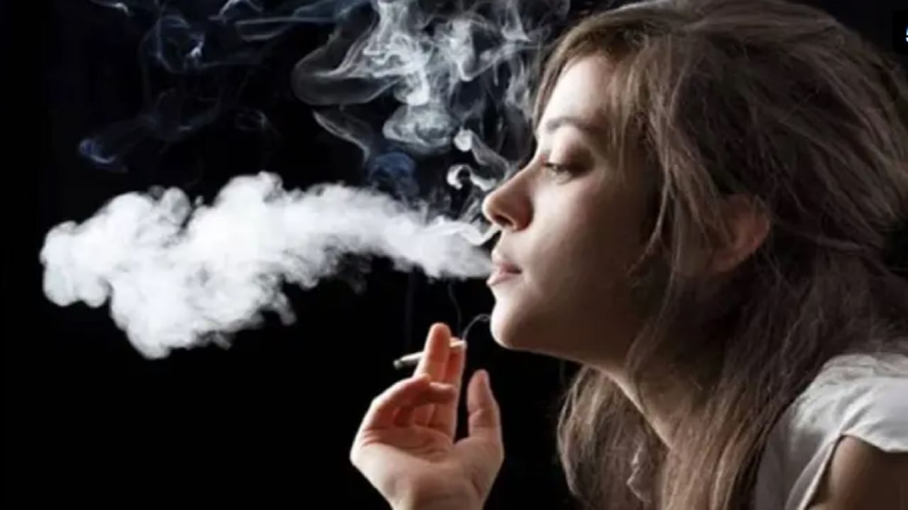 ज्यांना जास्त प्रमाणात सिगारेट ओढण्याची सवय आहे, त्यांना एका वेळी हायपरपिग्मेंटेशनची समस्या होऊ लागते. यामुळे केवळ ओठच नाही तर अंडरआर्म्सही काळे होऊ लागतात.