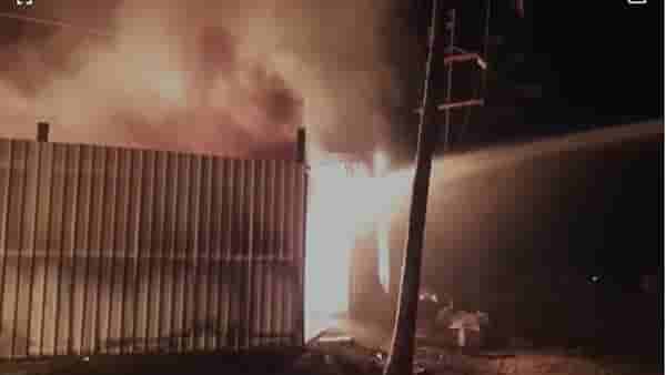 Ichalkaranji Fire : इचलकरंजीत गुंज व स्क्रपच्या स्क्रॅप गोदामांना आग, कोट्यवधी रुपयांचे नुकसान