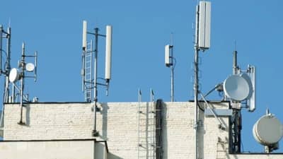 सावधान ! घरावर टॉवर लावण्याचा विचारत करत आहात? तर ही माहिती जाणून घ्या, अन्यथा होऊ शकते मोठे नुकसान