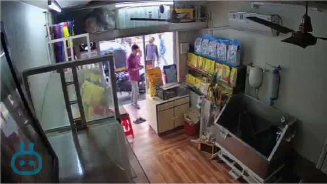 CCTV | भाजप पदाधिकाऱ्यावर प्राणघातक हल्ला, डोंबिवलीत भरदिवसा प्रकार
