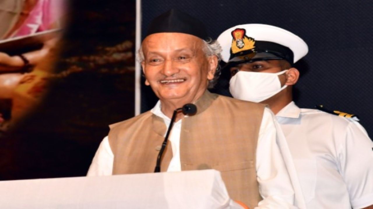 छत्रपती शिवाजी महाराजांबाबत केलेल्या वादग्रस्त वक्तव्यावर राज्यपालांचं स्पष्टीकरण, काय म्हणाले कोश्यारी? छत्रपती शिवाजी महाराजांबाबत केलेल्या वादग्रस्त वक्तव्यावर राज्यपालांचं स्पष्टीकरण, काय म्हणाले कोश्यारी?