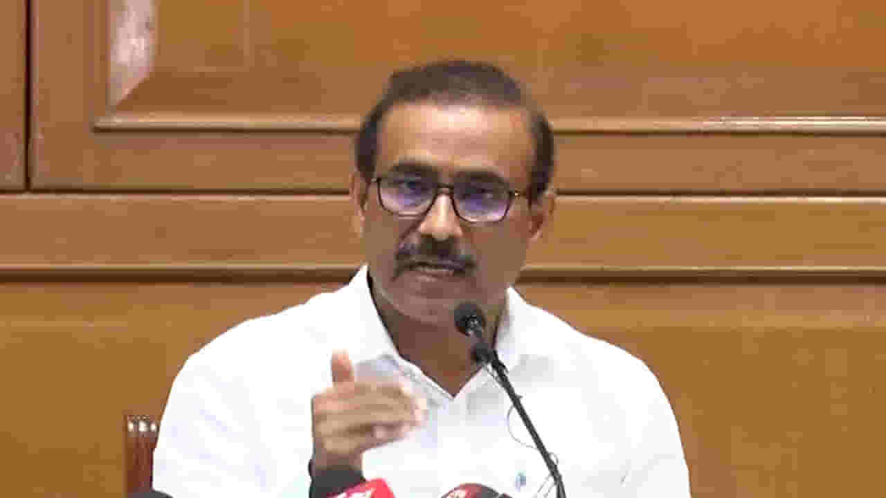 Video : कोरोनाची रुग्णसंख्या वाढली पण लक्षणं सौम्य, परिस्थिती गंभीर नाही- टोपे