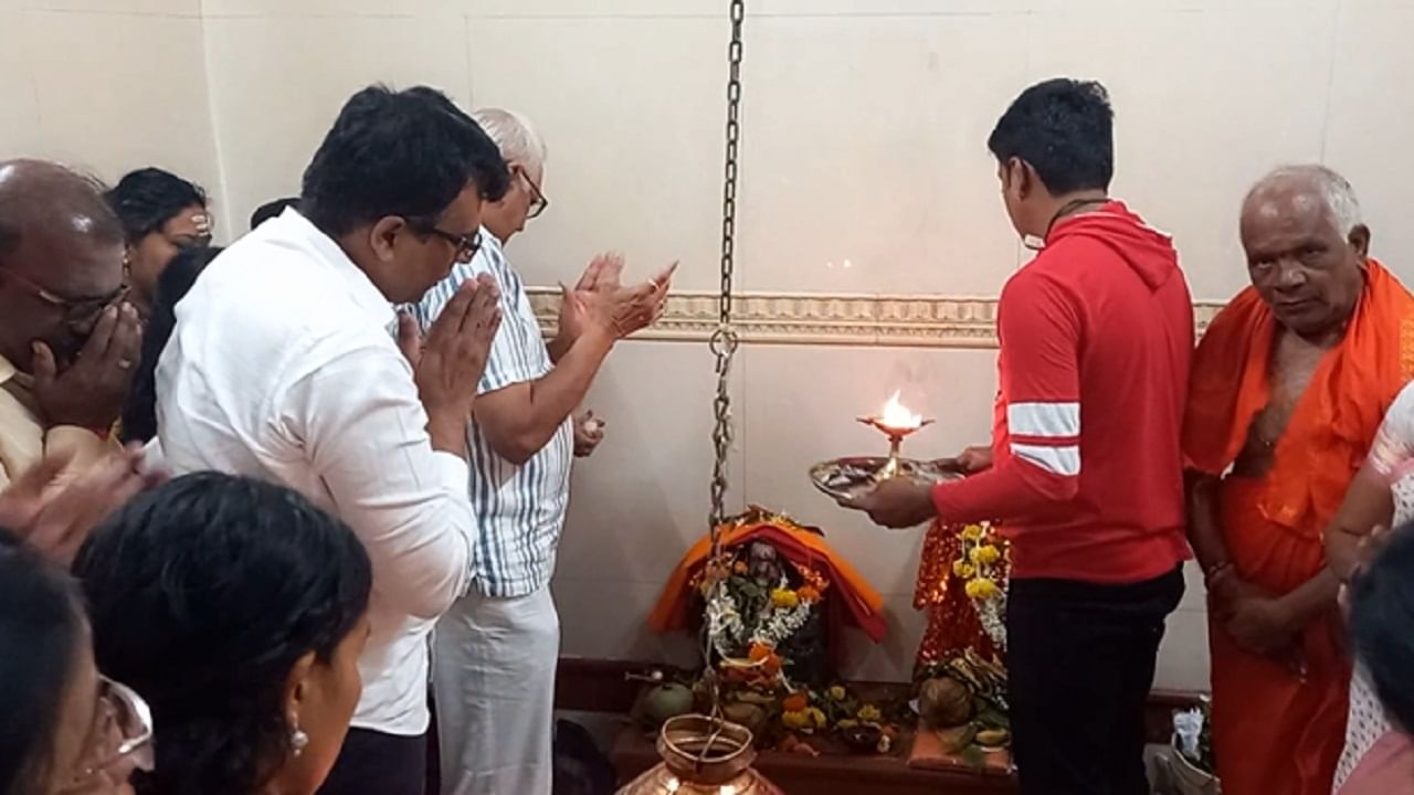 इचलकरंजी महाराष्ट्र राज्यामध्ये महाशिवरात्रीला मोठ्या उत्साहात सुरुवात झाली आहे. गेल्या दोन वर्षापासून सण-उत्सव मंदिरे बंद होती पण आता कोरोनी महामारी कमी झाल्याने मंदिरे पुन्हा उघडली आहेत.  