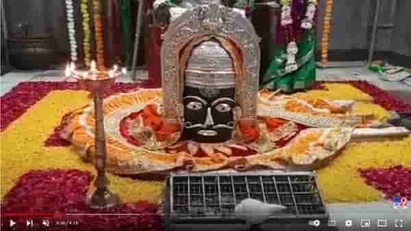 महाशिवरात्रीनिमित्त बीडच्या परळी येथील प्रभू वैद्यनाथाचे मंदिर सज्ज