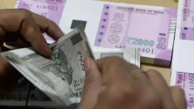 HRA Claim : कर वाचविण्यासाठी आई-वडिलांसोबतच भाडे करारनामा शक्य? पण नियम काय सांगतात, चला तर जाणून घेऊ