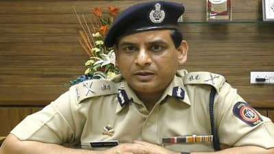 भाजप नेत्यांवर कारवाई केली नाही म्हणून नगराळेंची उलचबांगडी?; वाचा पडद्यामागे काय घडलं?