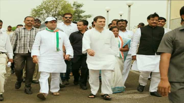 देशात महाविकास आघाडीचं सरकार येणार, राहुल गांधी नेतृत्व करणार, अमित देशमुखांना विश्वास देशात महाविकास आघाडीचं सरकार येणार, राहुल गांधी नेतृत्व करणार, अमित देशमुखांना विश्वास
