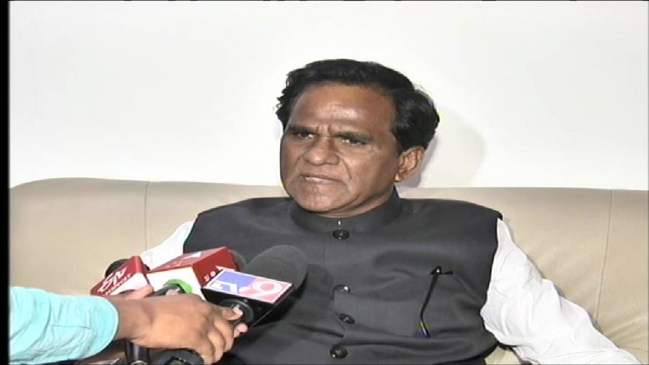 अमर, अकबर, अँथनीचे सरकार पायात पाय अडकून पडेल, दानवेंचा महाविकास आघाडीला खोचक टोला अमर, अकबर, अँथनीचे सरकार पायात पाय अडकून पडेल, दानवेंचा महाविकास आघाडीला खोचक टोला