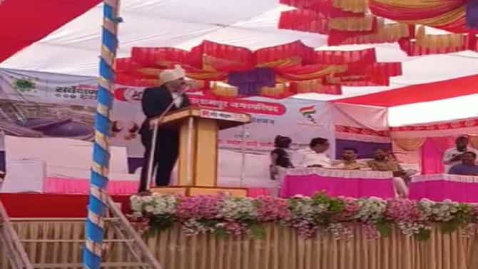 कुछ मिठा हो जाए, सांगलीत मनोमीलन, जयंत पाटलांनी भरसभेत सदाभाऊंना भरवली कॅडबरी