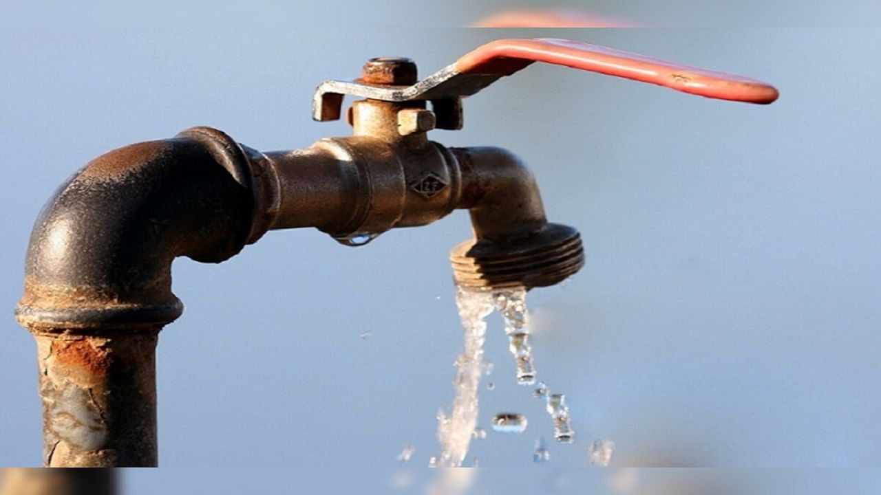 मुंबईकरांनो पाणी जपून वापरा ! भातसा धरणात बिघाड, 15 टक्के पाणी कपातीचा निर्णय मुंबईकरांनो पाणी जपून वापरा ! भातसा धरणात बिघाड, 15 टक्के पाणी कपातीचा निर्णय