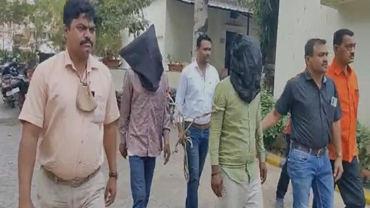Nagpur Crime | भरदिवसा कार्यालयात काढली तलवार! तीन लाख घेऊन आरोपी पळाले, नागपुरात नेमकं काय घडलं? Nagpur Crime | भरदिवसा कार्यालयात काढली तलवार! तीन लाख घेऊन आरोपी पळाले, नागपुरात नेमकं काय घडलं?
