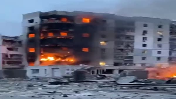 Russia Ukraine War Video: मेड बाय रशिया, आगीच्या ज्वाळा, धगधगणाऱ्या इमारती, यूक्रेनचा कणा मोडतोय?