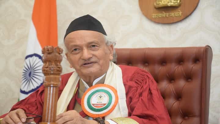 'त्या' त्या वादग्रस्त विधानावर राज्यपालांचं स्पष्टीकरण, म्हणाले... 'त्या' त्या वादग्रस्त विधानावर राज्यपालांचं स्पष्टीकरण, म्हणाले...