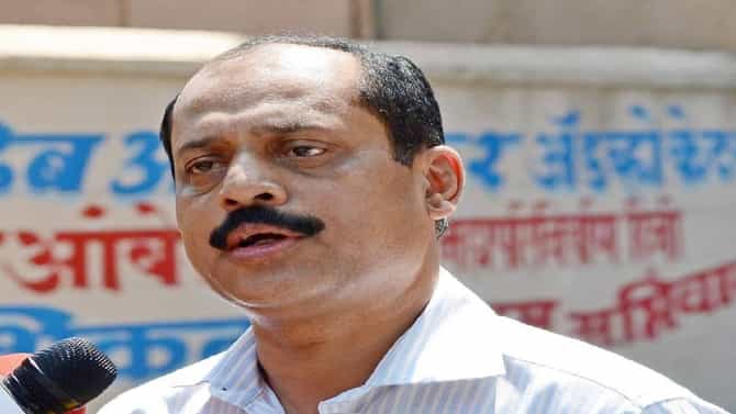 Sachin Vaze : न्यायालयाच्या दणक्यानंतर सचिन वाझेची याचिका मागे, नेमकं प्रकरण काय?