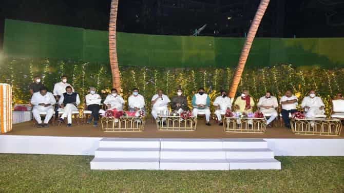 सापाच्या पिलाला 30 वर्षे दूध पाजलं, पिल्लू वळवळ करत होतं, आता ते आमच्यावर फुत्कारतंय, उद्धव ठाकरेंचा भाजपवर हल्लाबोल