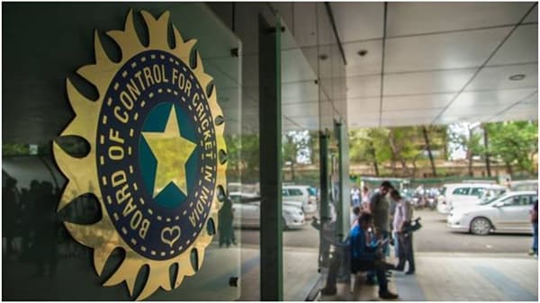 BCCI Contracts: या दोन क्रिकेटपटूंकडे बोर्डाने केलं साफ दुर्लक्ष, दोघांच कोट्यवधी रुपयांचं नुकसान