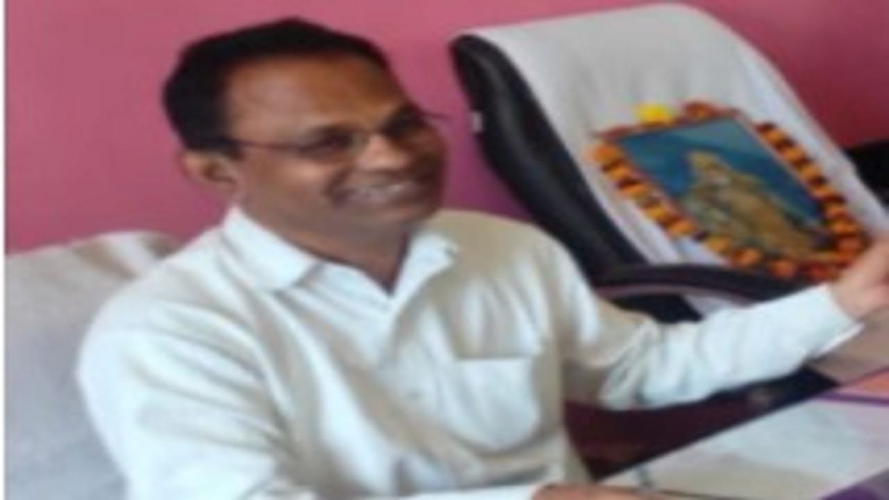 देवरीच्या गटविकास अधिकाऱ्याने मागितली लाच, कंत्राटदाराने घेतली एसीबीत धाव, काय कारवाई केली? देवरीच्या गटविकास अधिकाऱ्याने मागितली लाच, कंत्राटदाराने घेतली एसीबीत धाव, काय कारवाई केली?