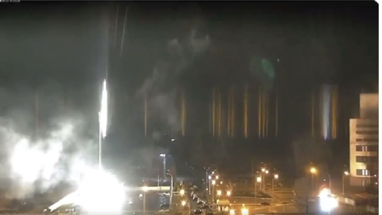 Russia Ukraine War Video: यूरोपातल्या सर्वात मोठ्या अणूऊर्जा केंद्रावर रशियाचे हल्ले, जगावरचं आण्विक संकट पुन्हा गडद, विनाशाच्या उंबरठ्यावर?