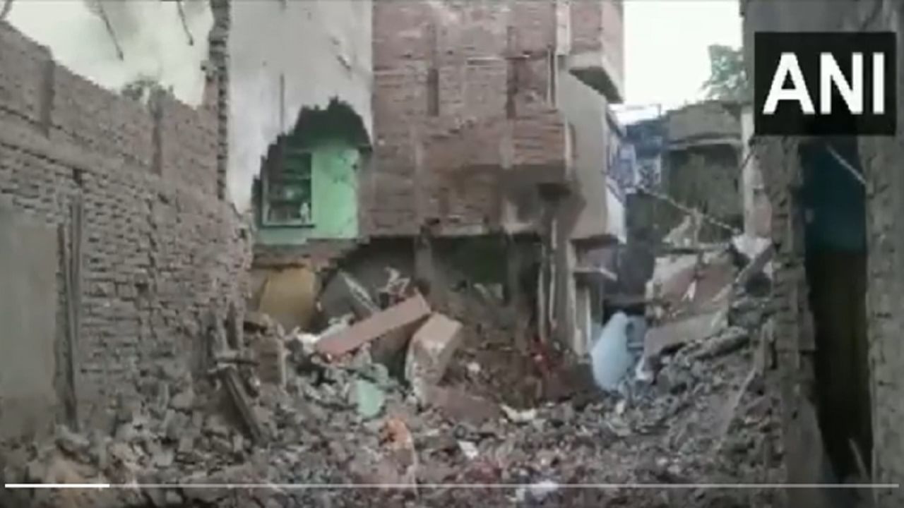 Video : बिहारमधील स्फोटात तीन मजली इमारत जमीनदोस्त, 7 जणांचा मृत्यू, बॉम्ब तयार करीत असल्याचा संशय