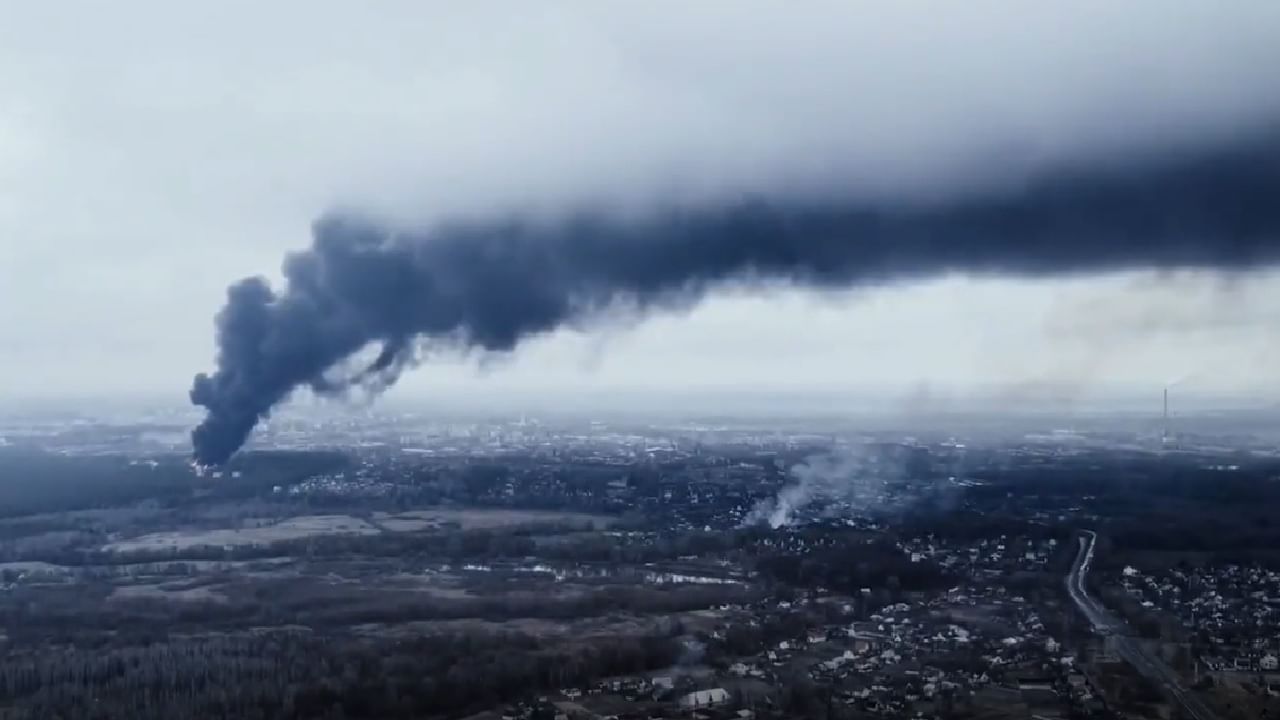VIDEO | इमारती उद्ध्वस्त, शहरं बेचिराख, तरीही युक्रेनवासियांचा संघर्ष कायम, पाहा जिंदादिली दाखवणारा व्हिडीओ