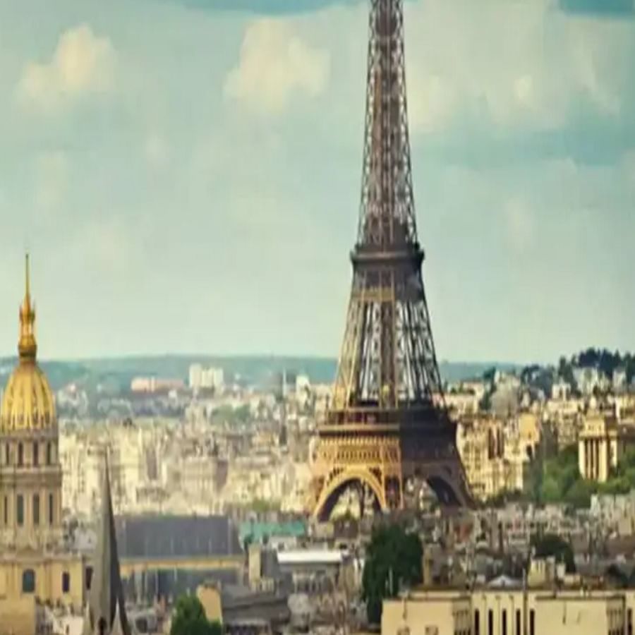 पॅरिस, लिऑन आणि स्ट्रासबर्ग सारखी ऐतिहासिक शहरे फ्रान्समध्ये आहेत.  जिथे वर्षभर पर्यटकांची गर्दी असते. जर तुम्ही पहिल्यांदाच परदेशात जाण्याचा विचार करत असाल तर नक्कीच फ्रान्सला भेट द्या.