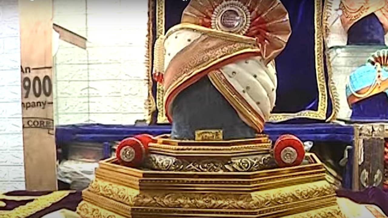 VIDEO: पैठणीचं कापड, ऑस्ट्रेलियन डायमंड अन् राजमुद्रा; कसा आहे मोदींचा शाही फेटा; वाचा सविस्तर