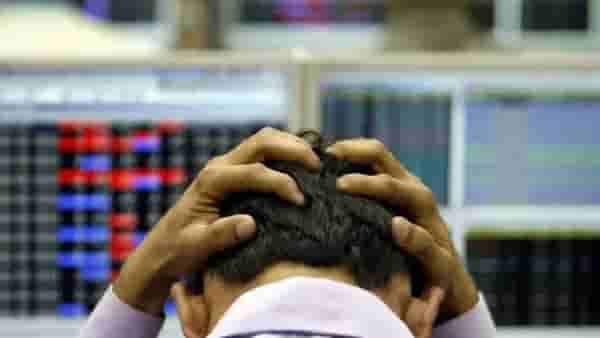 Share Market Updates : शेअर बाजारातील पडझड कधी थांबणार? आज पुन्हा एकदा सेन्सेक्स 700 अंकानी घसरला; गुंतवणूकदारांच्या अपेक्षेवर पाणी