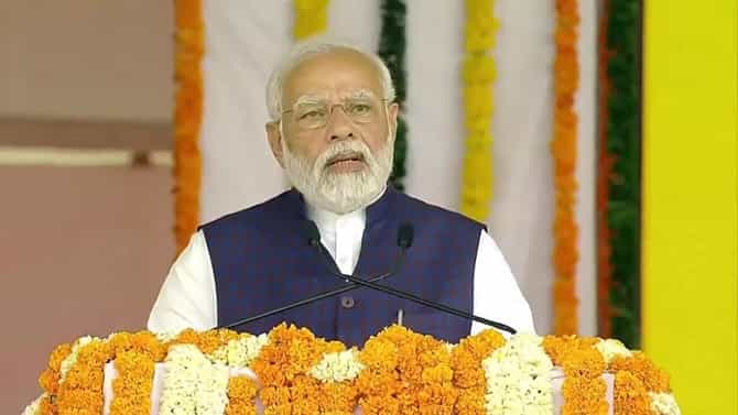 गरीब कल्याण अन्न योजनेला 6 महिन्यांची मुदतवाढ, Narendra Modi यांची मोठी घोषणा