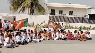 Dattatraya Bharne| राज्यमंत्री दत्तात्रय भरणे यांच्या भरणेवाडीतील निवासस्थाना समोर सोलापूरच्या भाजप नेत्यांचे आंदोलन...