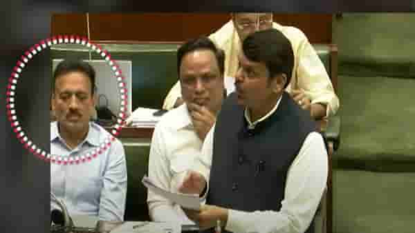 VIDEO: फडणवीस बोलत असताना महाजनांची डुलकी, शेलारांनी खुणावताच...?; हा व्हिडीओ पाहाच
