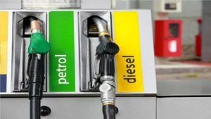 Petrol Diesel Price Today : 14 दिवसात 12 वेळा पेट्रोल डिझलेची दरवाढ, आतापर्यंत 8.40 रुपये वाढले, महागाईचा शॉक सुरुच