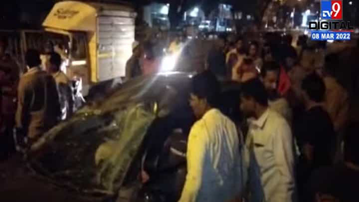 नांदेडमध्ये भीषण अपघात, कारचे नुकसान नांदेडमध्ये भीषण अपघात, कारचे नुकसान