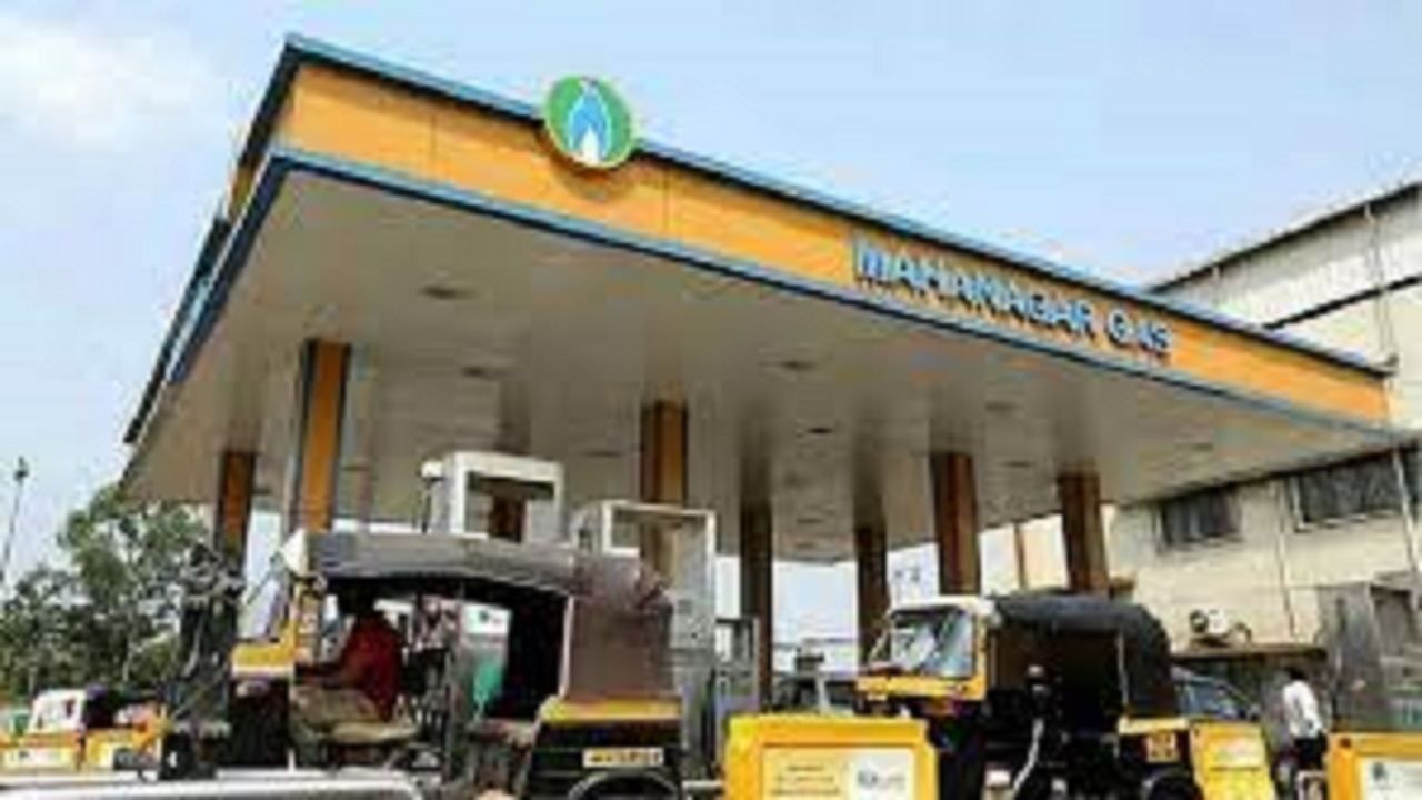 CNG rates hike : महागाईचा भडका, पुण्यात सीएनजीच्या दरात पाच रुपयांची वाढ