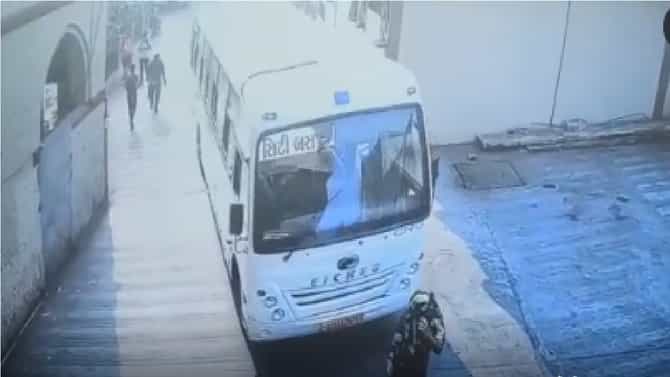 CCTV | भरधाव बसची मागून धडक, कॉलेज विद्यार्थिनीचा करुण अंत